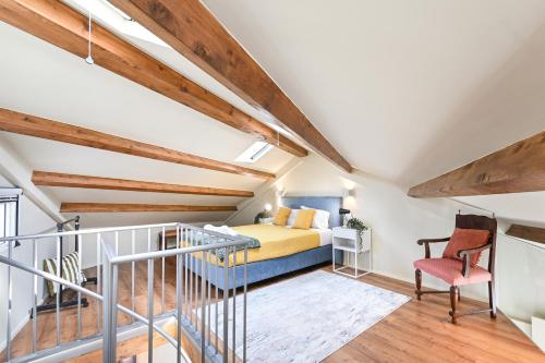Cosy HouseTypical Space in Porto by Su e Luís