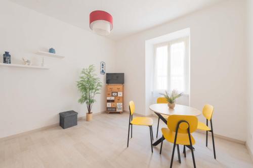 Via Nazionale by Nosdom Properties