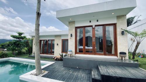 Πισίνα στο ή κοντά στο Sari Sky Bali