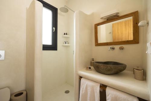 The Nine Graces -Villa Astarté, sea views, private pool and Jacuzzi