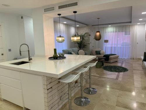 Luxury 100 sq.m. sea view apartment