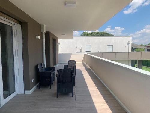 Balkón nebo terasa v ubytování QUEEN HOME Luana