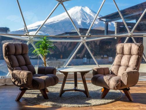 Nespecifikovaný výhled na hory nebo výhled na hory při pohledu z vily