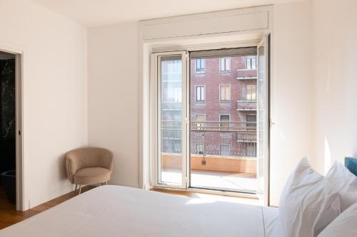 Lusso, Stile e un Meraviglioso Terrazzo nel Cuore di Milano