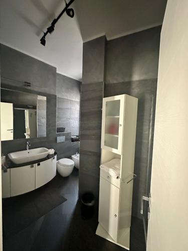 Manhattan House photo 9