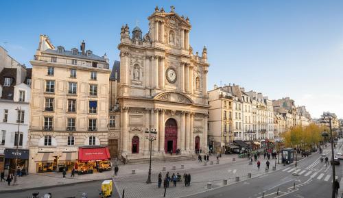 Parisian Gem with Stunning View - By Éditions Slim Paris