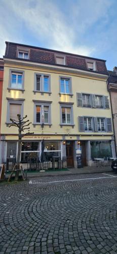 Το κτήριο όπου στεγάζεται  το διαμέρισμα