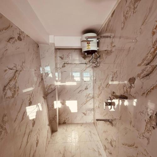 Ένα μπάνιο στο Crystal Oak