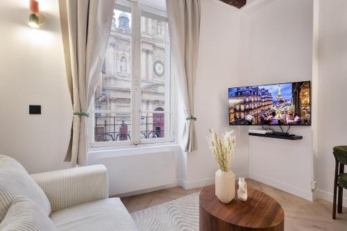 Parisian Gem with Stunning View - By Éditions Slim Paris