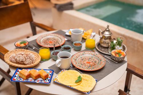 Φαγητό σε αυτό το ξενοδοχείο ή κάπου εκεί κοντά