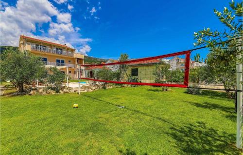 Holiday house with a swimming pool Kastel Luksic, Kastela - 23710