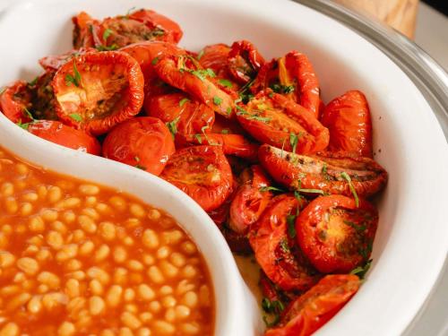 ホテルの敷地内または近くでの食事または食べ物