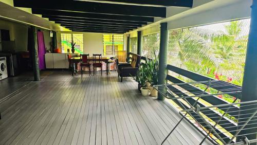 Φωτογραφία από το άλμπουμ του Dovi Hut σε Suva