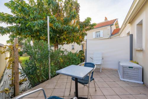 Gallery image of Au Paradis Des Hotes - Chambre Ile in Fouras