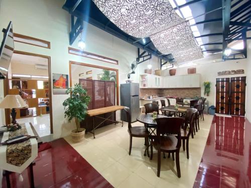 Χώρος καθιστικού στο Ndalem Panembahan 12 Guest House