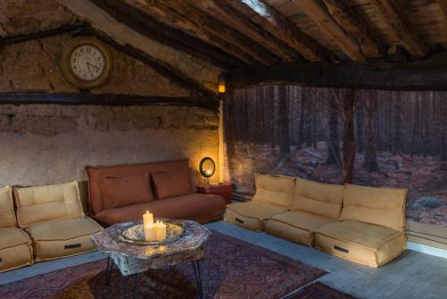 Khu vực ghế ngồi tại DeMaJia Casa entera en Castillejo de Robledo