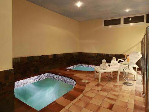 Πισίνα στο ή κοντά στο Prime Al Hamra Hotel Riyadh