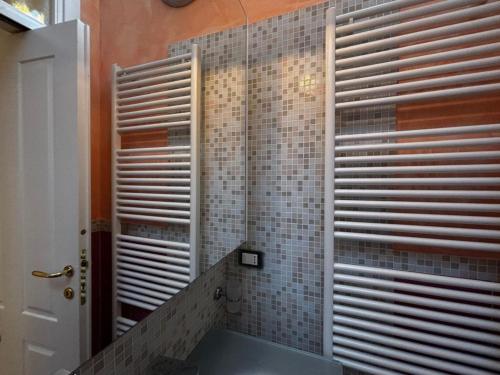 Koupelna v ubytování Cozy villa with garden near the sea