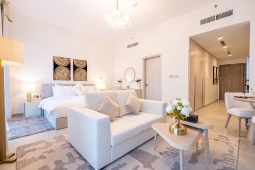 Urban Studio - Serene Chic Luxe Retreat