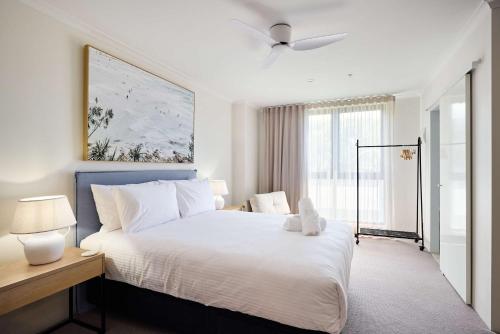 Ένα ή περισσότερα κρεβάτια σε δωμάτιο στο Queen Studios with Sofa Bed at Manly - 3min walk to Corso & Manly Beach