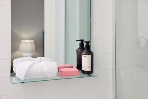 Billede fra billedgalleriet på Queen Studios with Sofa Bed at Manly - 3min walk to Corso & Manly Beach i Sydney