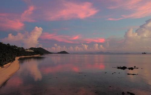 Three Palms - Beach Front Tiny House By Sp Villa