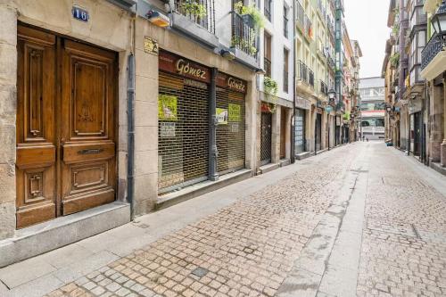 Aston - Todo el encanto del Casco Viejo de Bilbao
