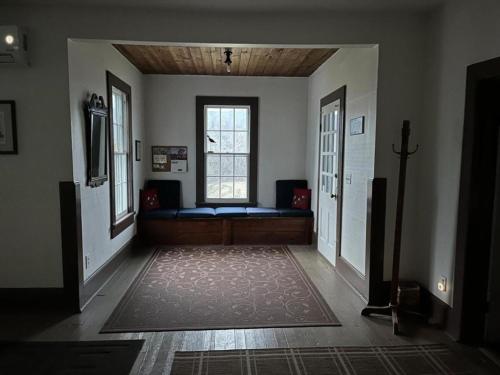 Foto sihtkohas Goods Mill asuva majutusasutuse Inviting Cottage Rental on a Private Farm in Rileyville, Virginia galeriist