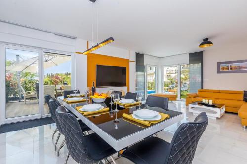 Modern villa with heated pool, hot tub and sauna