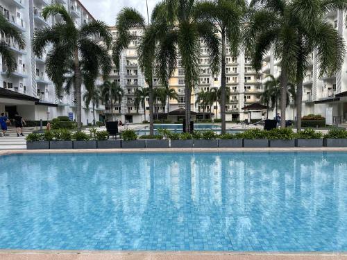Πισίνα στο ή κοντά στο SMDC Field REsidences condo unit
