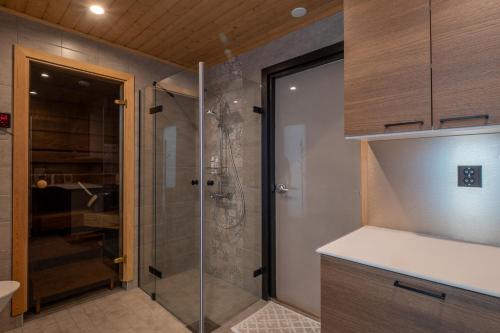 Et badeværelse på Boreal Villa Kilpisjärvi