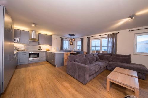 Holidayhome with Sauna Genieten in Saalbach Top E2