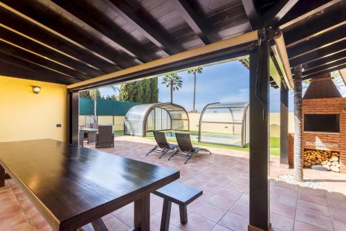 Patio nebo venkovní prostory v ubytování Home2Book Charming Haven BBQ Pool La Orotava