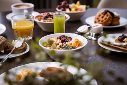 Comida en o cerca de este hotel