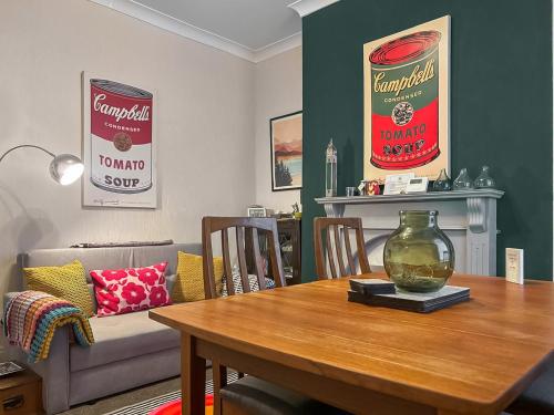 Et opholdsområde på Bold Venture Cottage