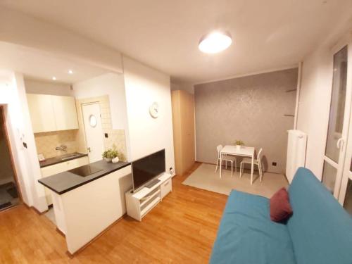 Nice studio flat Super central