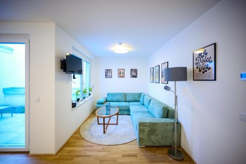 Schön eingerichtetes Apartment mit Terrasse