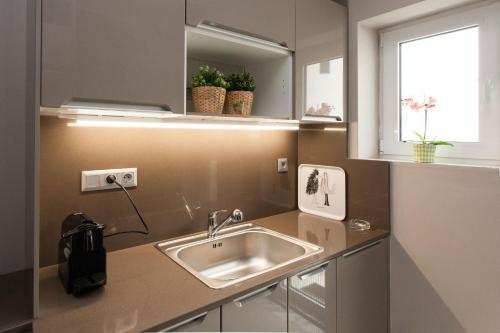 Modern Comfort 2 bdrm Apartment in Voula