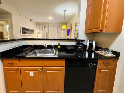 Modern Flat 4 Minutes from Universal – The Point Orlando photo 63