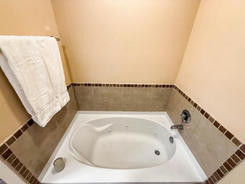 Modern Flat 4 Minutes from Universal – The Point Orlando photo 73
