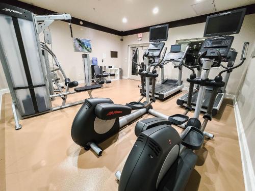 Modern Flat 4 Minutes from Universal – The Point Orlando photo 75