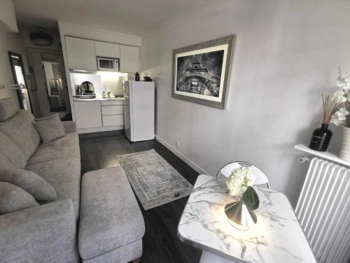Studio avec balcon, Paris 6e
