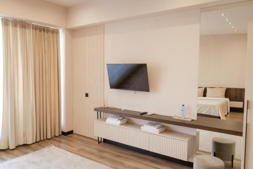 Μια τηλεόραση ή/και κέντρο ψυχαγωγίας στο Garden plaza