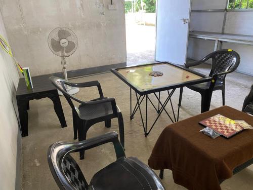 Posezení v ubytování Eliezer Holiday Home By Teal Luxury Stays - Munnar