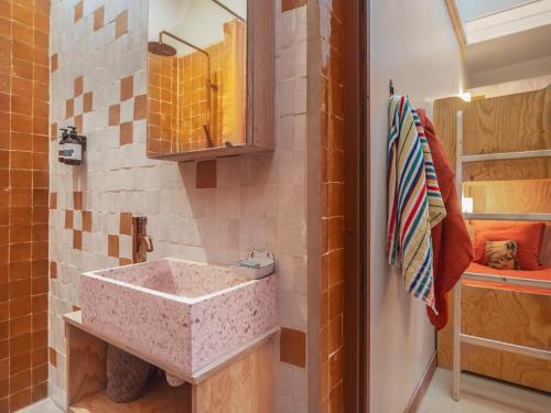 Ένα μπάνιο στο A la maison en medoc