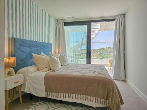 Penthouse apartment in Azahar de Estepona, 2km from Azata Golf