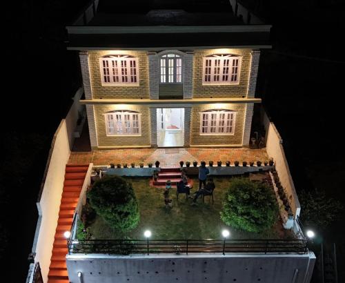 Το κτήριο όπου στεγάζεται  το δωμάτιο σε οικογενειακή κατοικία