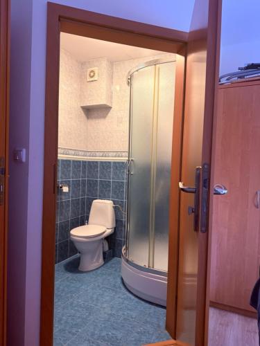 Koupelna v ubytování STARA KUŹNIA Pokoje Gościnne