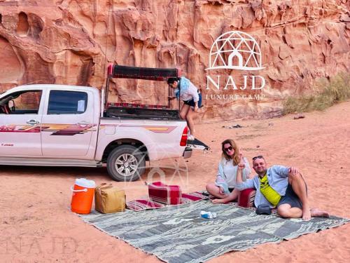 Gasten van Wadi Rum NAJD Luxury Camp