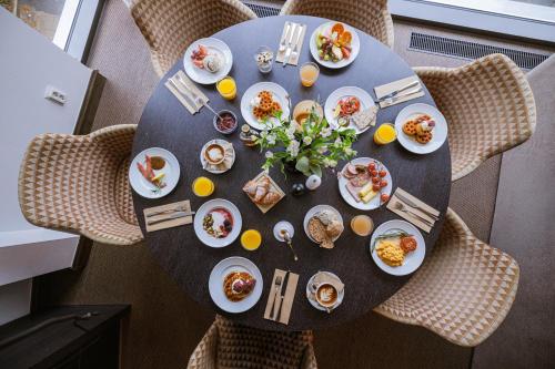 Jídlo v hotelu nebo okolí